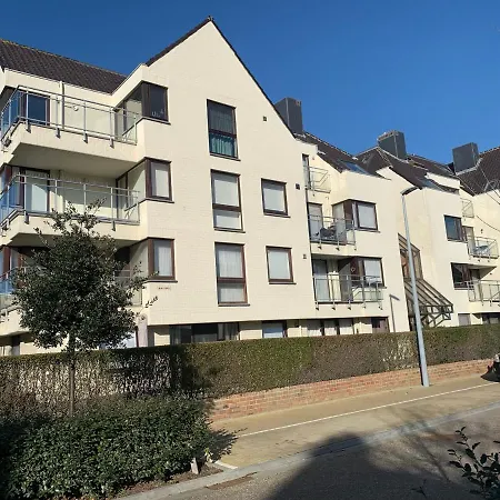 Apartment Met Garage 